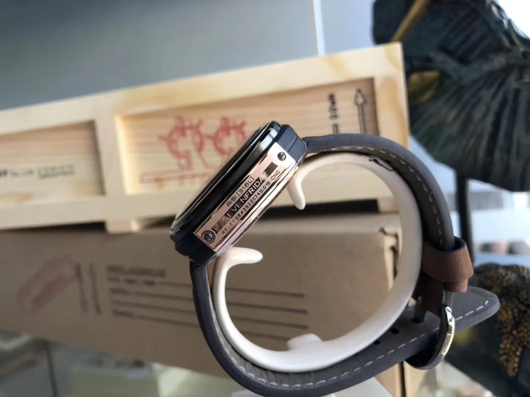 【Authentic Tmall】💰1640! Sevenfriday M2/02-D438 original imported 8215 mechanical movement, tempered blue light glass, imported calf leather strap, high-grade 316 stainless steel case (47mmx47mm) high-end market quality, pay attention to the workmanship details (all series support NFC sensing function), equipped with counter packaging gift box gift bag